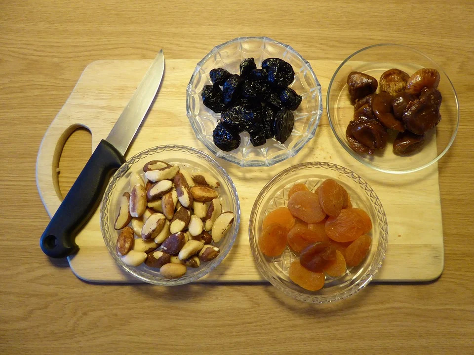sušené ovoce a ořechy